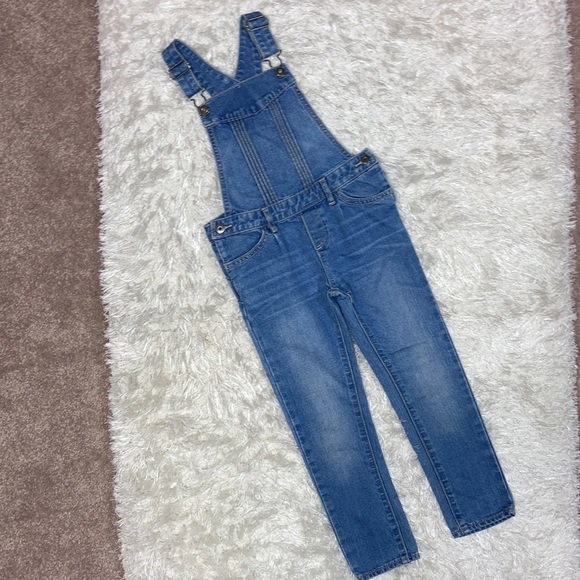 Gap washed denim pleated bib overall size 5 - Picture 5 of 9